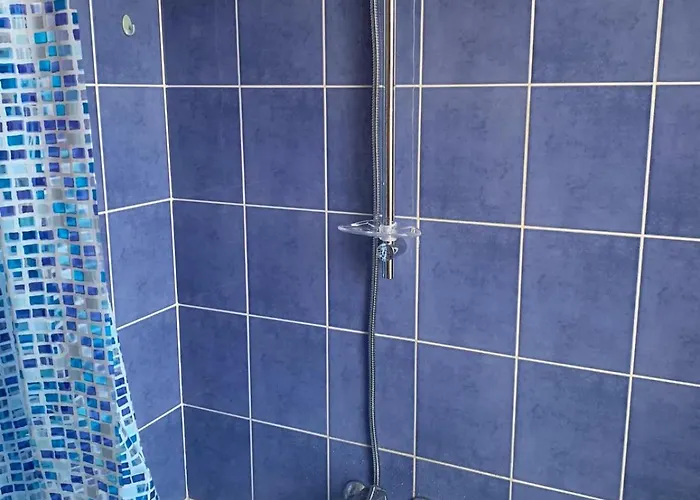 Semesterbostad Cozy & Comfy House In Forest!