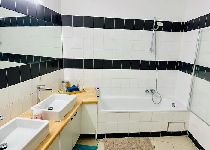 Oasis-spacious Loft In Excellent Location Apartmán *