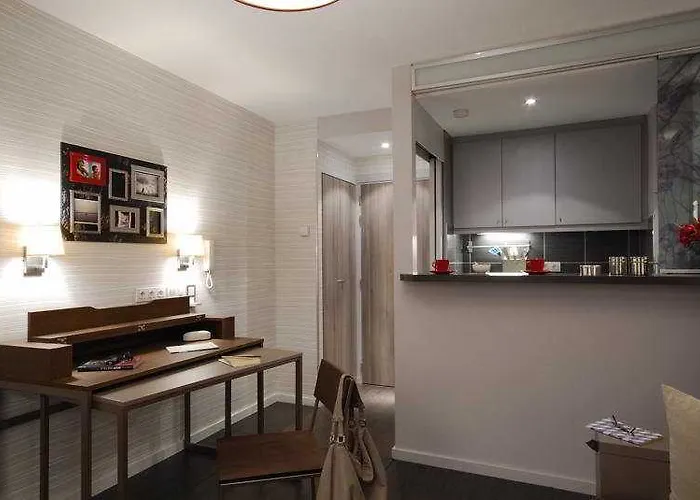 Adagio Grand Place Apart Otel