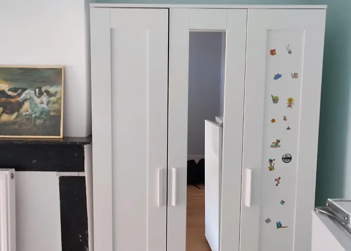 Confortable Avec Un Lit Double A Schaerbeek Cle Bleu