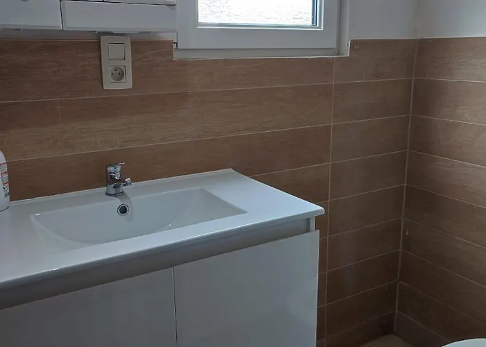 Confortable Avec Un Lit Double A Schaerbeek Cle Bleu Homestay szállás