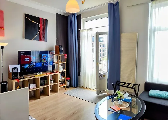 Studio Entier Avec Balcon - Tour Et Taxis