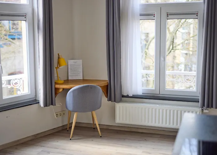 Schuman Luxe Apartment