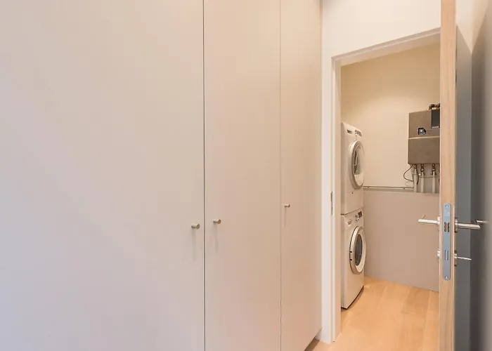Modern 1br - 90 Sqm דירה בריסל