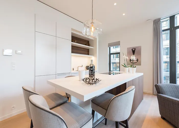 Modern 1br - 90 Sqm דירה *