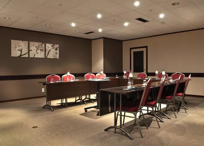 Nh Carrefour De L'europe 4*