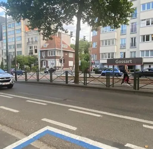 Avec Parking Gratuit Sur Place 5d *