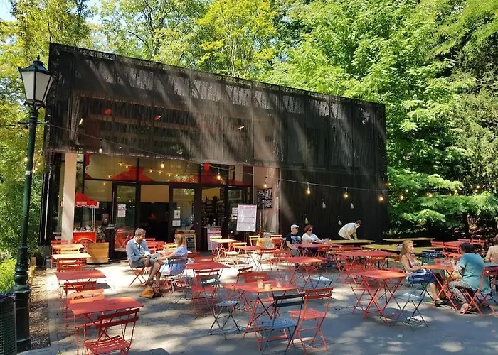 Charming House With Garden 布鲁塞尔