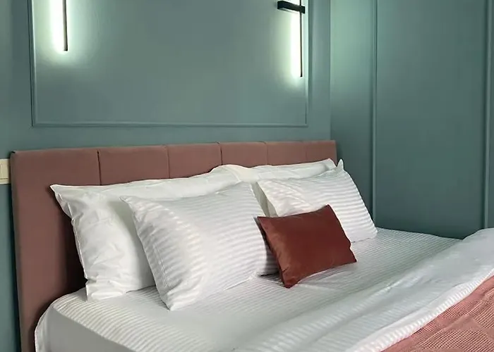 Chaussee De Wavre Family App's *