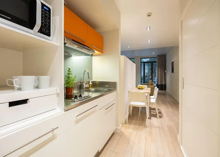 Aparthotel B-aparthotel Grand Place 4*