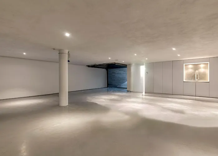 Luxurious 1000m2 With Garden And Pool * Брюссель