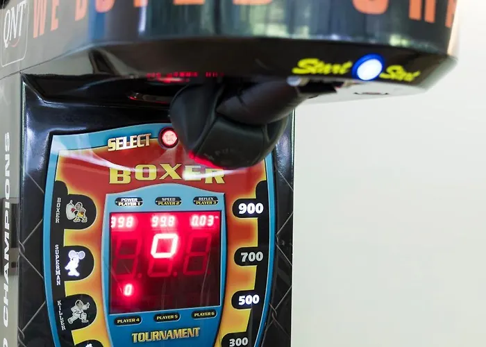 Вилла Luxurious 1000m2 With Garden And Pool *