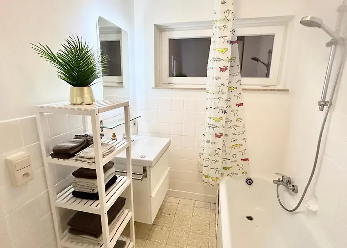 Charming Two Bedroom Flat - Nato -