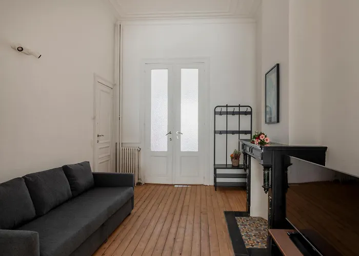 Benit Ixelles House Apartman *