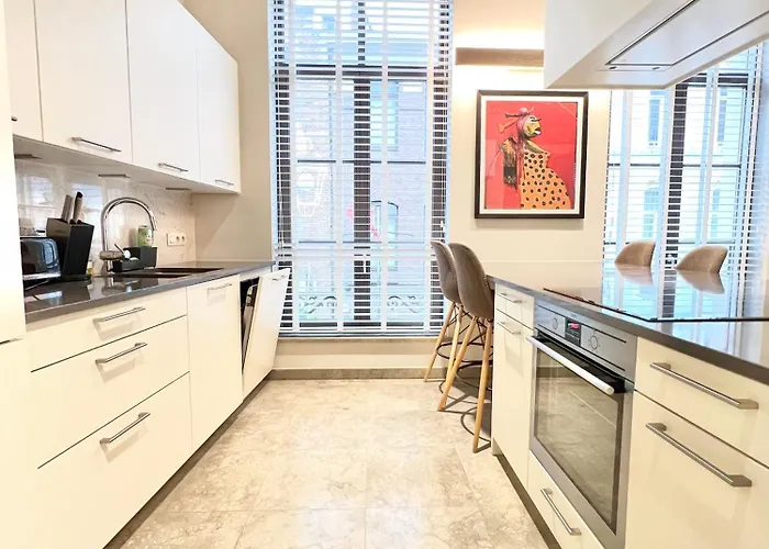 Luxury On Rue Haute Апартаменты