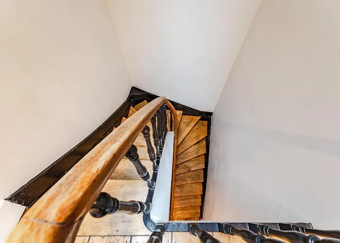 Modern Flat Near Grand Place Апартаменты *