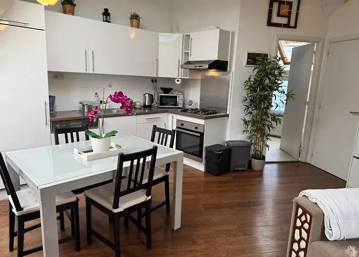 Historical Centre In The Heart Of * בריסל