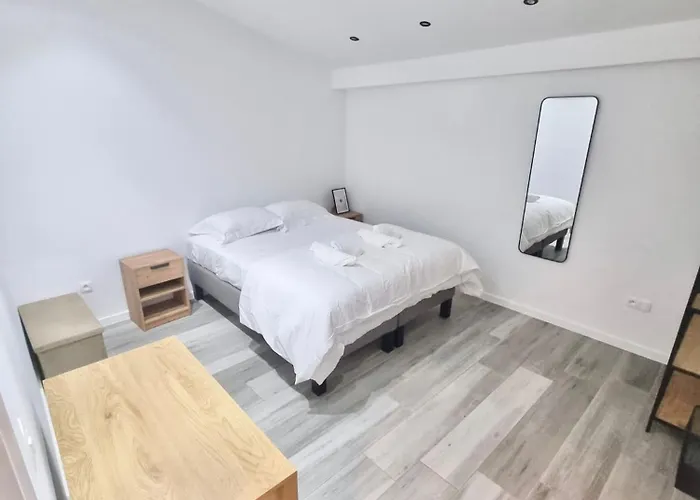 Apartamento Plantin 4 *