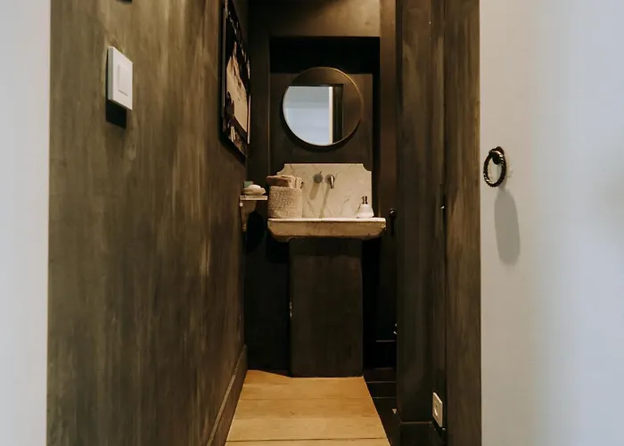 Magnificent Loft - 3 Bedroom Duplex *