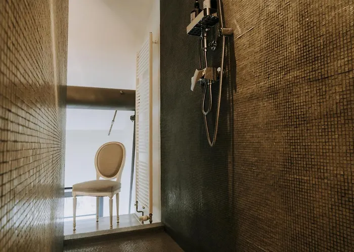 Magnificent Loft - 3 Bedroom Duplex *