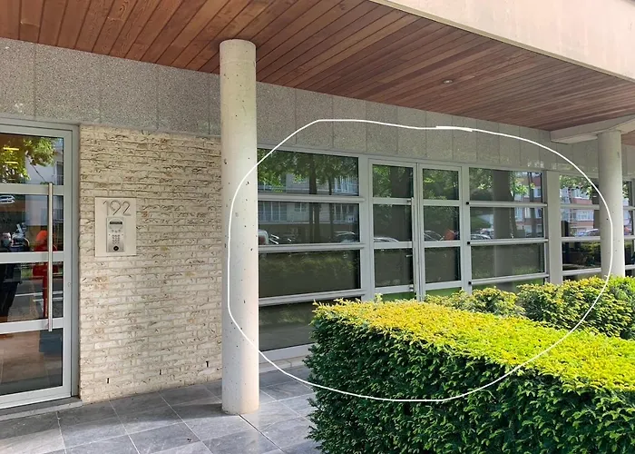 Winston Churchill Apartment