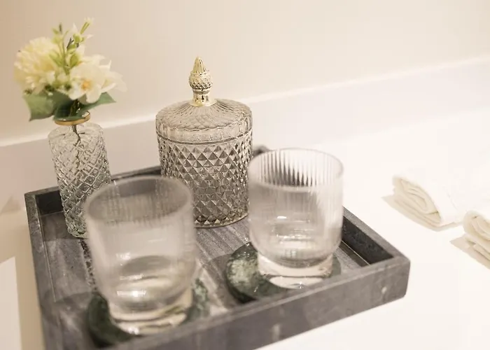 In The Hyper-center 公寓