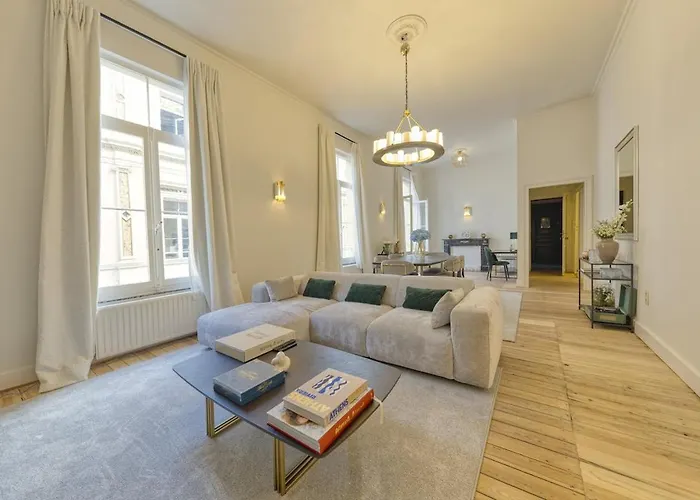 In The Hyper-center * 布鲁塞尔