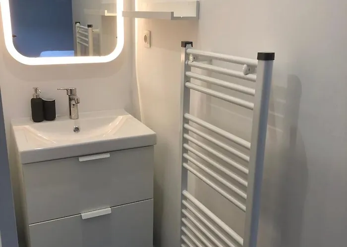 Absolute Charm 3 Bedroom 3 Bathroom With Ac Eu District Appartement *