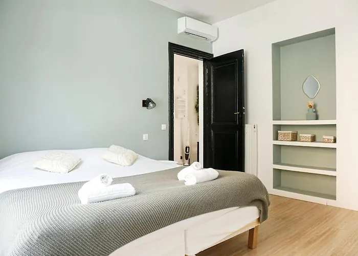 Absolute Charm 3 Bedroom 3 Bathroom With Ac Eu District Appartement *