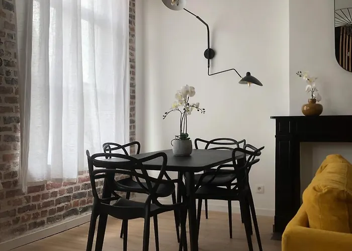 Absolute Charm 3 Bedroom 3 Bathroom With Ac Eu District Appartement *