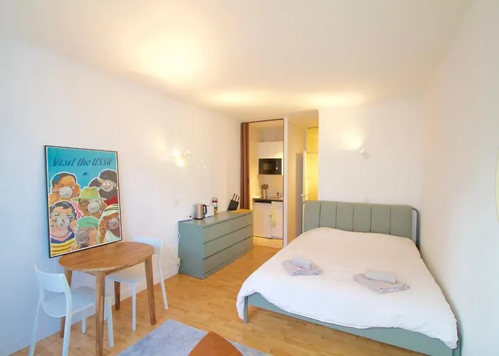 Beautiful And Bright Avlouise Bruksela