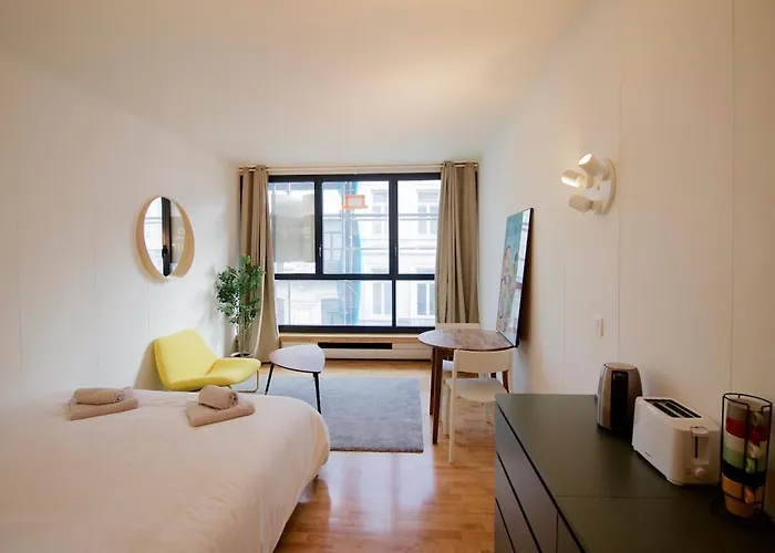 Apartament Beautiful And Bright Avlouise