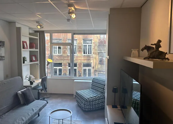 아파트 Charming In - Walk Everywhere! 브뤼셀