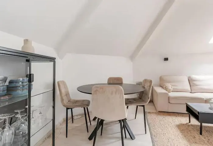 Elegant In Chatelain Ixelles Βρυξέλλες