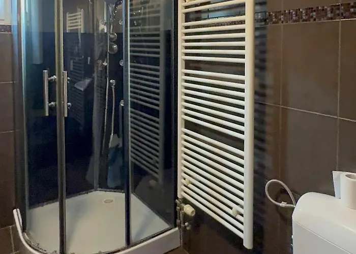 Luxury 2br & Jacuzzi Near Expo 12 & Ing Arena 公寓 *