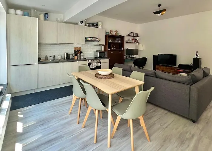 Apartament Tiny House Avec Terrasse Privee, 10 Mins Du Centre *