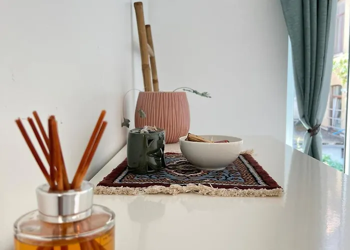 Apartament Tiny House Avec Terrasse Privee, 10 Mins Du Centre *