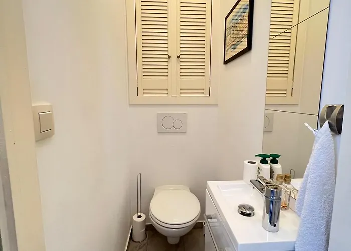 Tiny House Avec Terrasse Privee, 10 Mins Du Centre Bruksela