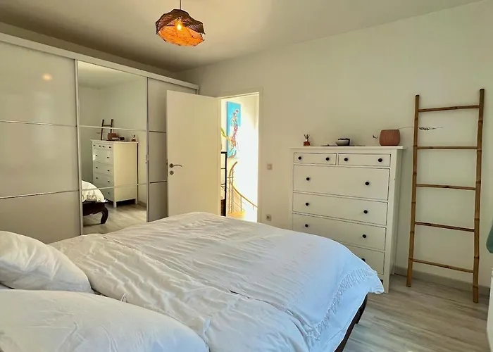 Tiny House Avec Terrasse Privee, 10 Mins Du Centre Bruksela