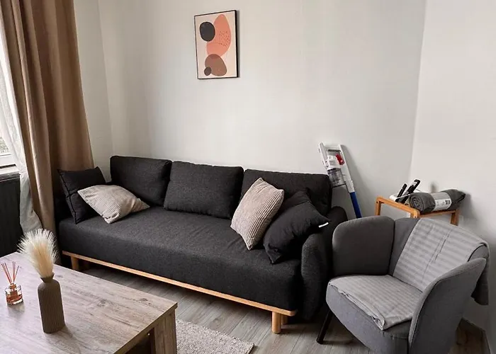 T2 Neuf Quartier Calme Et Transport Devant *