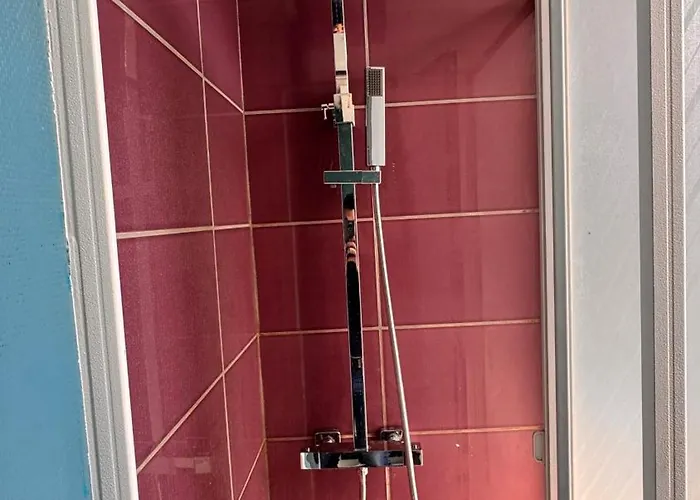 T2 Neuf Quartier Calme Et Transport Devant *