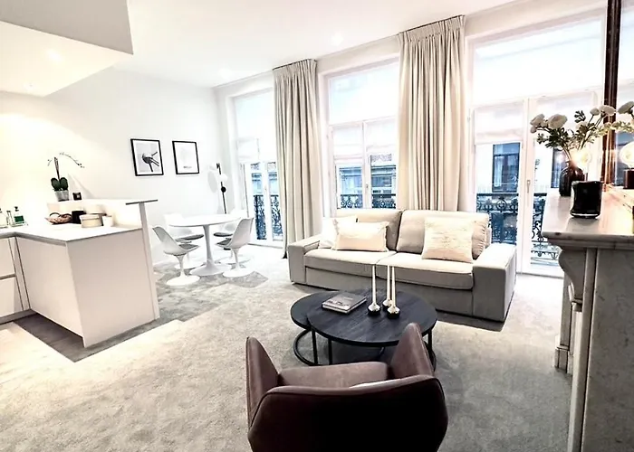 Magnificent In Sablon