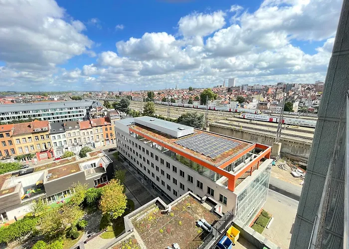 - - - - - Au Sixieme Ciel - - - - - Brusel