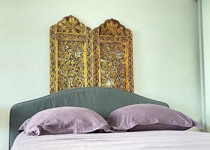 - - - - - Au Sixieme Ciel - - - - - * Brusel