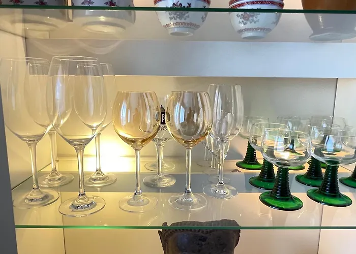 - - - - - Au Sixieme Ciel - - - - -