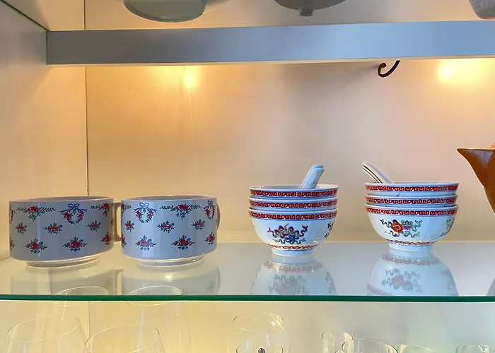 - - - - - Au Sixieme Ciel - - - - - Brusel