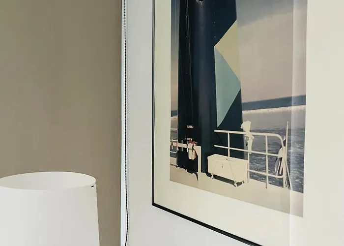 Surplombant Louisa 布鲁塞尔