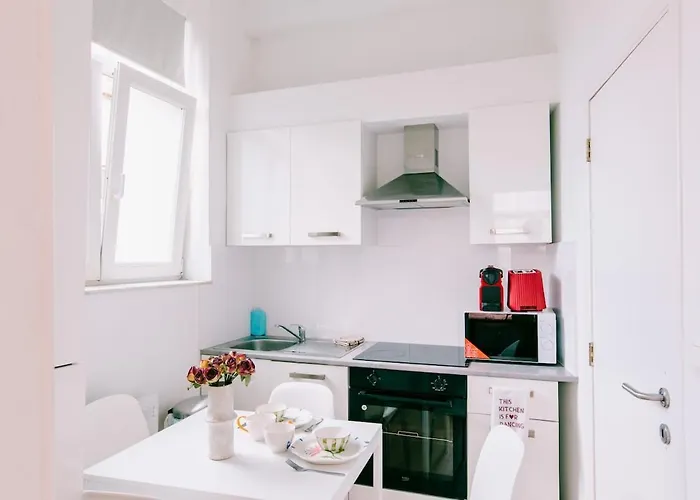 Slow Moments In Appartement Brussel