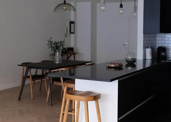 Center Spacious And Apartment