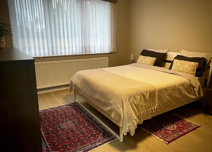 Modern 2-bed Urban Appartement *